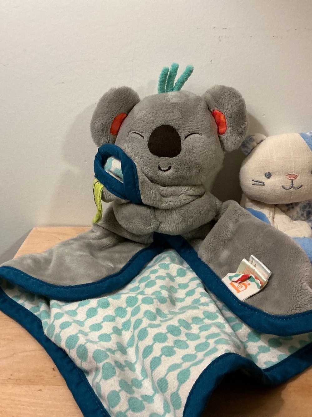 Itzy Ritzy Cat Lovey & B. toys Snugglies Fluffy Koko koala